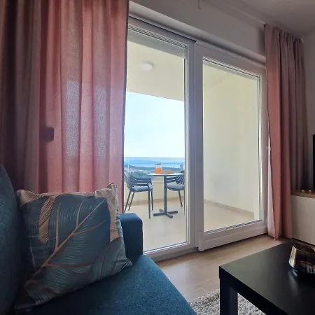 Duje Toni アパート