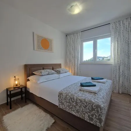 Apartment Duje Toni Makarska