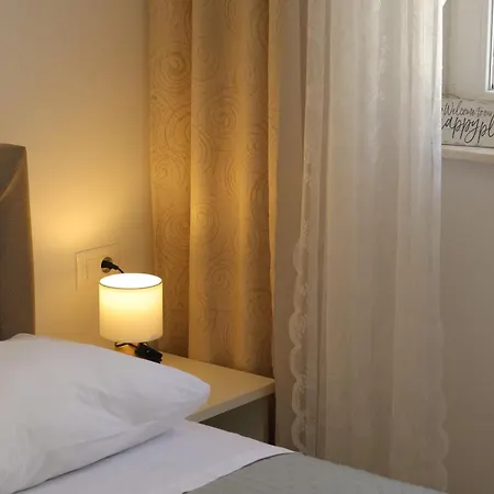 アパート Duje Toni *